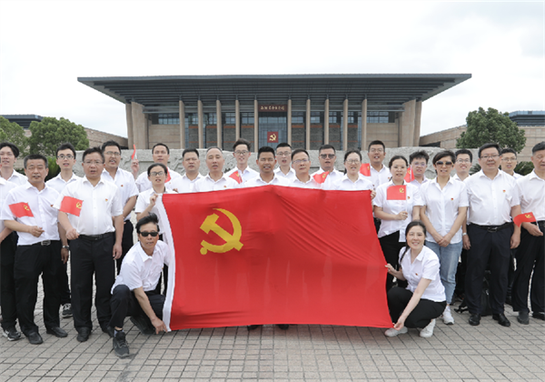 优秀党支部——彩虹多多二建党支部