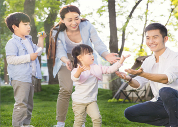 彩虹多多新家庭养育公益项目